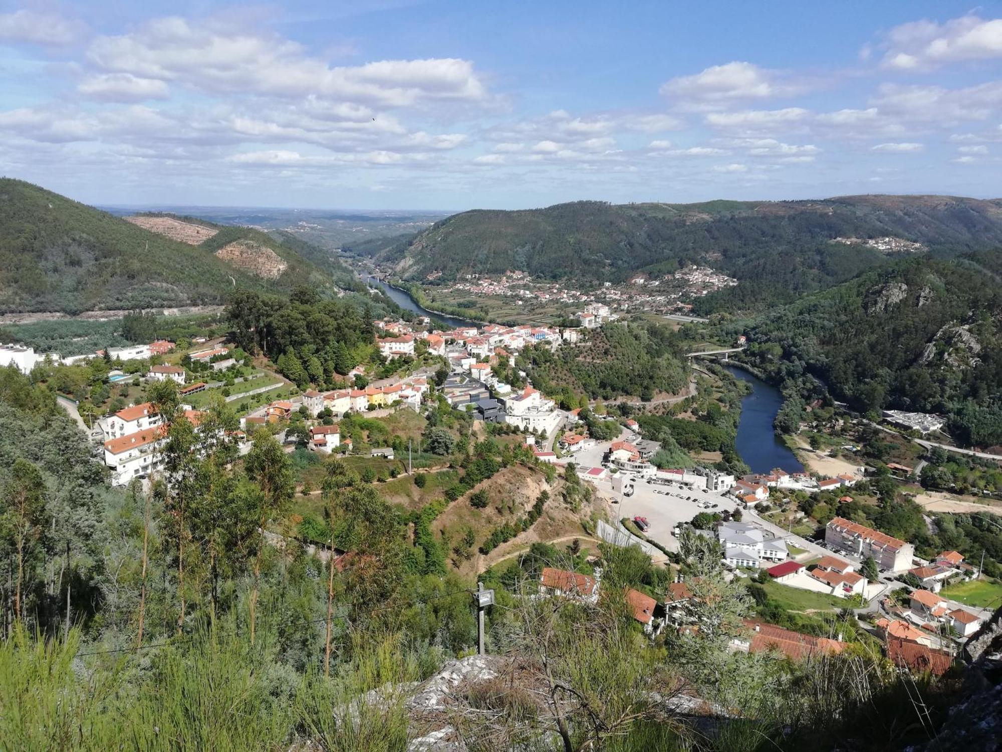Mondalva Guesthouse Sao Pedro de Alva Eksteriør billede